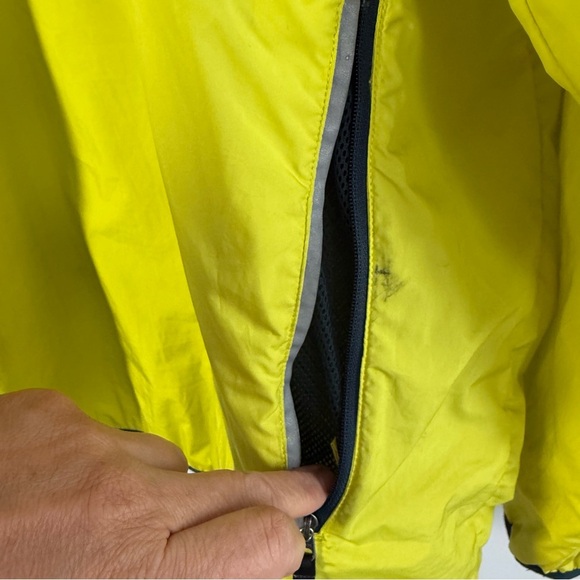 The North Face Men's Windbreaker,  Size XXL - Picture 7 of 8